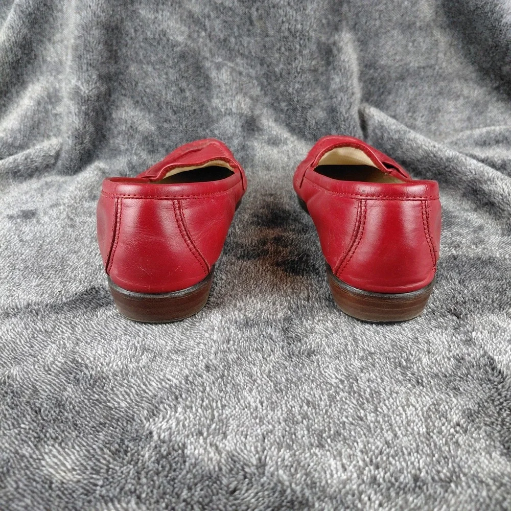 SAS women red